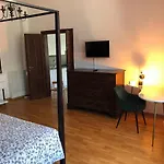 House Of - No Reception