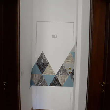 House Of - No Reception