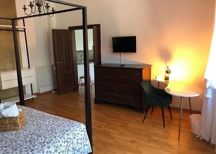 House Of - No Reception